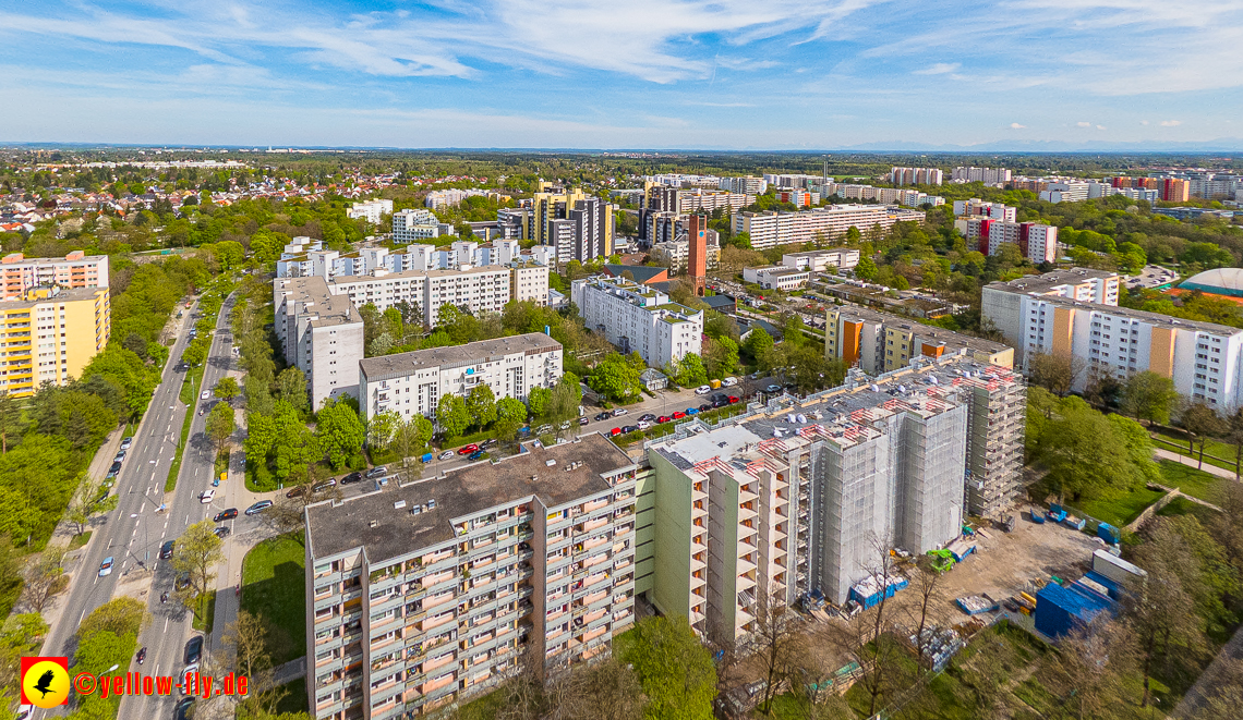 04.05.2023 - Luftbilder von der Fassadensanierung an der Kurt-Eisner-Straße in Neuperlach